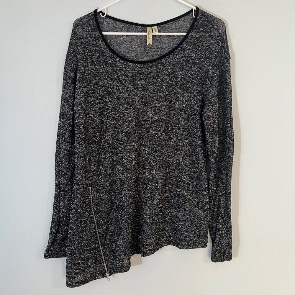Chenault Blouse. Metallic Sheer Body. Asymmetrical Hem w/ Side Zipper. Size XL.
